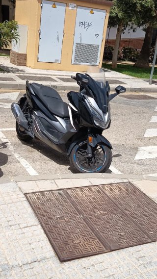 Honda Forza 300 Maxi Scooter Negra/Gris