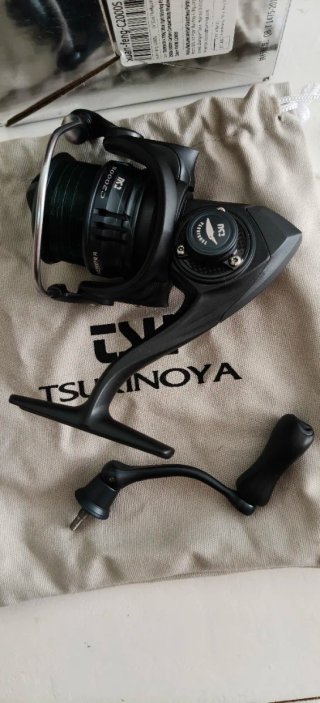 Carrete Tsurinoya Freere S2000 155gr