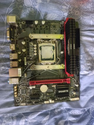 Placa base B460 con 16Gb de ram y un procesador i5
