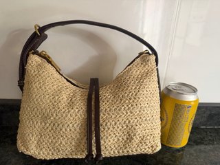 Bolso de rafia beige y marrón
