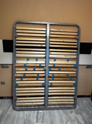 Base de cama con lamas de madera