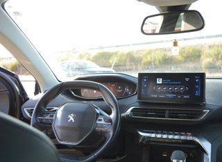 PEUGEOT 5008 1.5 BlueHDi SS Allure