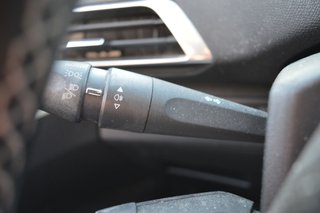 PEUGEOT 5008 1.5 BlueHDi SS Allure