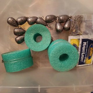 Pesas y anzuelos de pesca