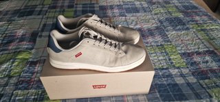 Zapatos Levi's Beige y Azul