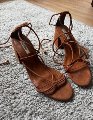 Sandalias Pull&Bear marrones atadas