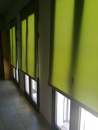 Estores enrollables verde pistacho