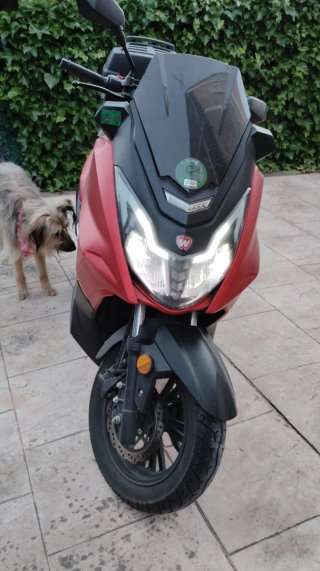 Wottan Storm-T Maxi Scooter Roja
