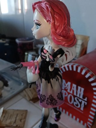 Muñeca Monster High Cupido