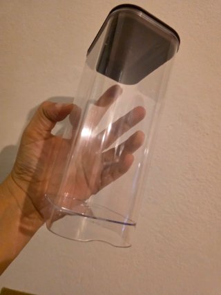 Contenitore trasparente con coperchio