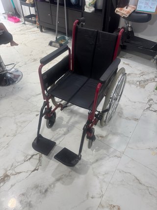 Silla de ruedas manual autopropulsable