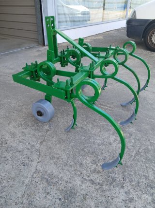 Cultivador 7 brazos, con ruedas