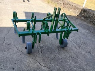 Cultivador 7 brazos, con ruedas