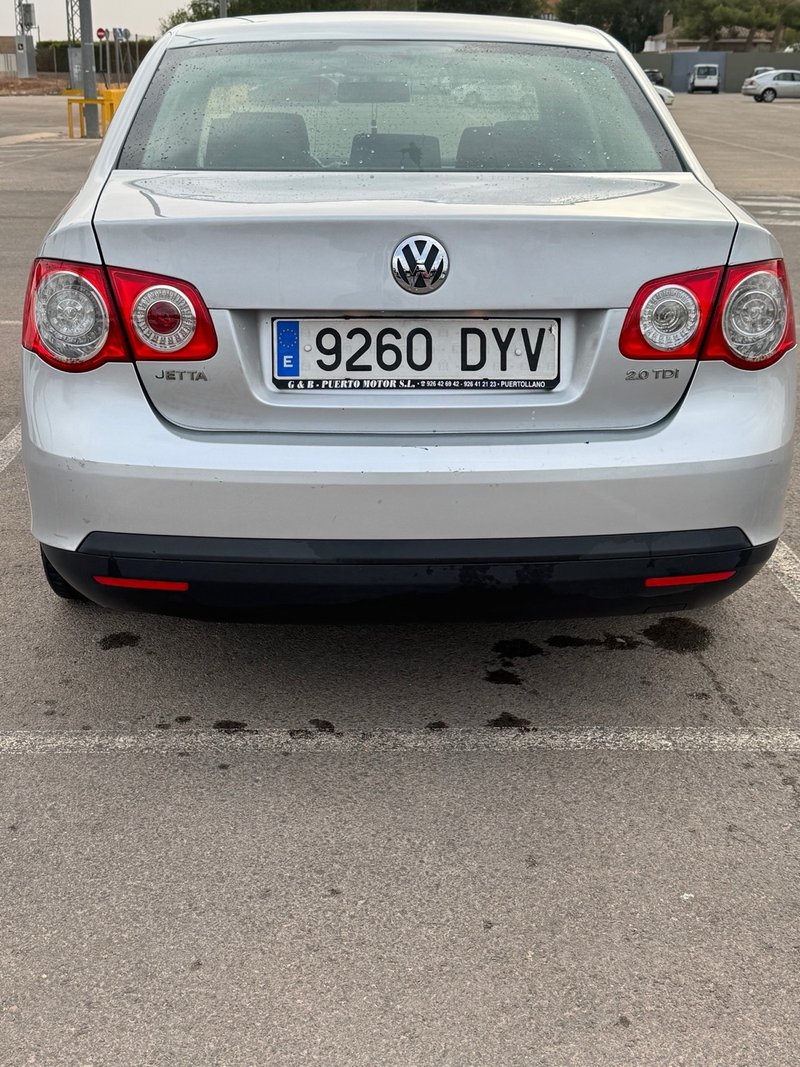Volkswagen Jetta 2006 - foto 1