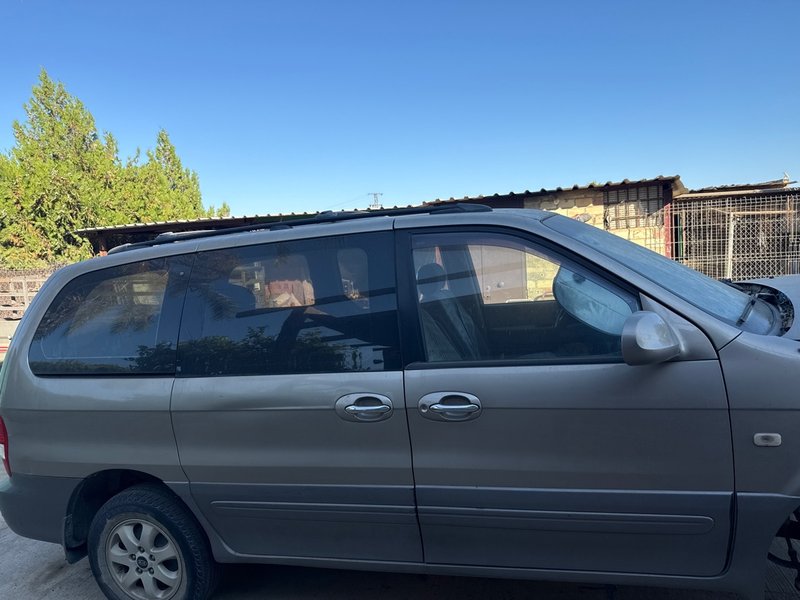 Kia Carnival 2006 - foto 1