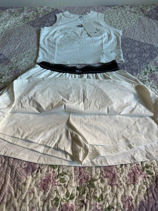 Alo Yoga Conjunto Top y Falda Talla S Blanco
