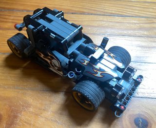 LEGO Technic Fuga ad Alta Velocità + Figura Ninjago