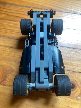LEGO Technic Fuga ad Alta Velocità + Figura Ninjago
