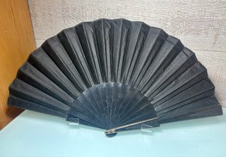 Abanico pericón seda negra y varillaje de madera
