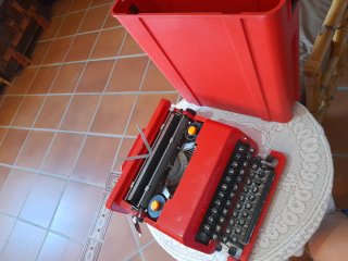 Máquina de escribir Valentine Roja