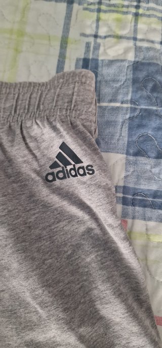 Pantalones cortos Adidas grises