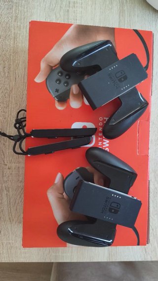 Nintendo Switch Negra Gris con 5 juegos