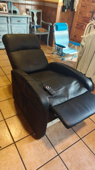 2 Poltrone Relax con Massaggio e Calore in Pelle