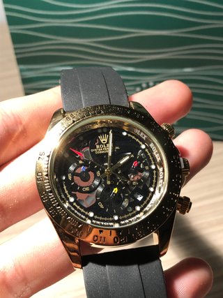 Reloj Hombre Negro y Dorado