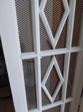 Biombo de madera blanco
