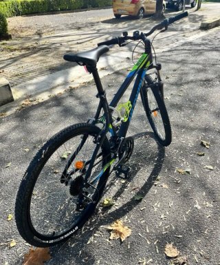 Bicicleta BTWIN RockRider rueda 26" Negra y Azul.