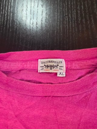 Camiseta levi's talla XL morada vintage