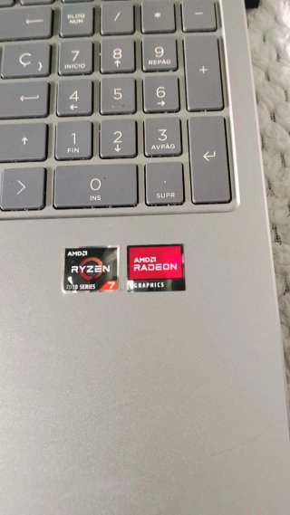 Ordenador portátil HP 7000 Series