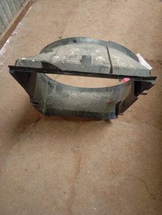 Catavento Radiador Mercedes W201 W124