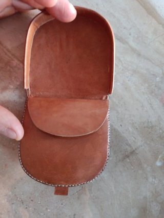 Monedero de cuero taurino