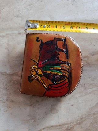 Monedero de cuero taurino