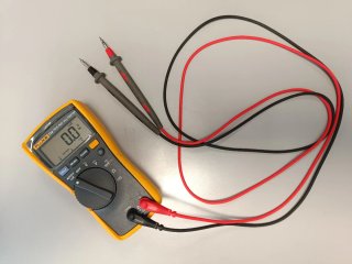 Fluke 114 True RMS multimeter