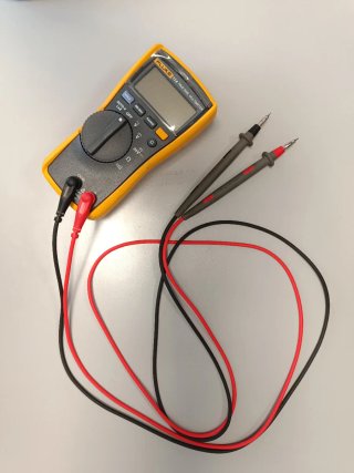 Fluke 114 True RMS multimeter