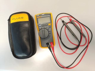 Fluke 114 True RMS multimeter