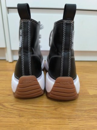 Botines BK plataforma negros blancos