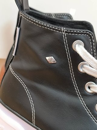 Botines BK plataforma negros blancos