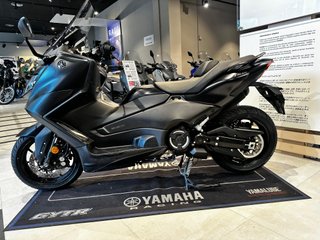 Yamaha TMAX 560 Maxi Scooter Negra