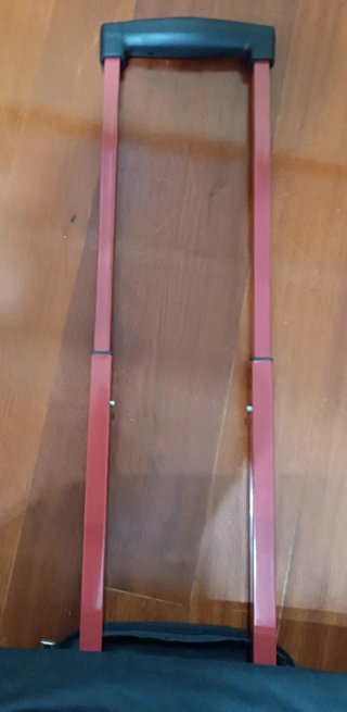 Maleta Benzi con ruedas roja