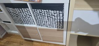 Mueble Kallax blanco y madera