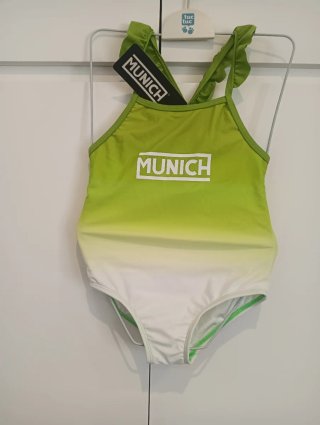 Bañador niña Munich nuevo con etiqueta.