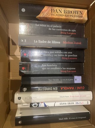 Caja de libros variados