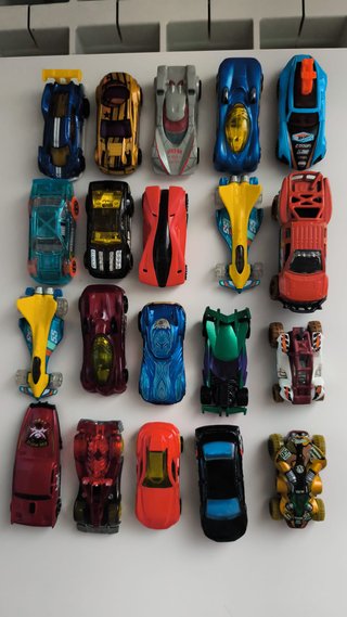 Lote 20 coches de fantasía y competición