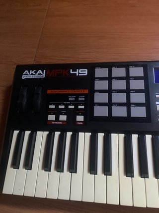 Teclado Akai MPK 49 teclas
