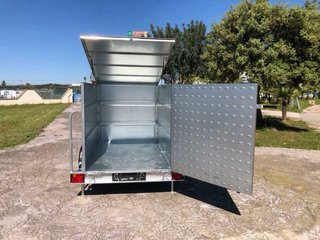 Remolque caja cerrada 1 eje