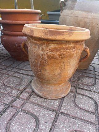 Maceta de terracota con asas