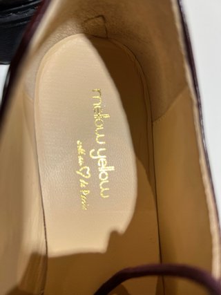 Zapato PIEL Mujer Burdeos suela negra.